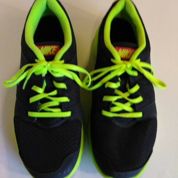 nike unisex tennis shoes